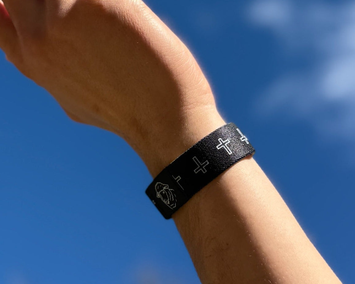 HAYLO "Trust God" Bracelet